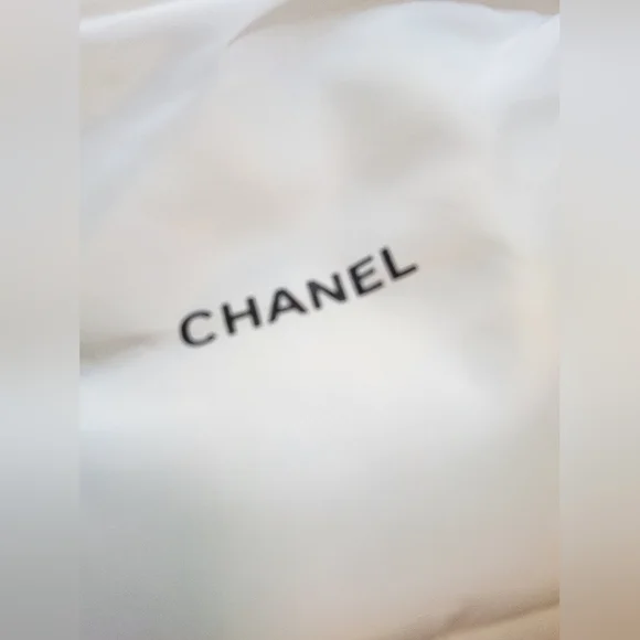 Bundle Of Novelty GWP Items- Cosmetics Bag, Hair Claw Clip And Flower! New! - Picture 8 of 9